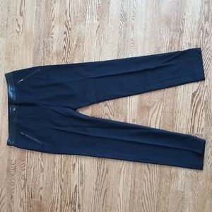 (4) Jones New York Signature Stretch Skinny Pant with Faux Leather Details